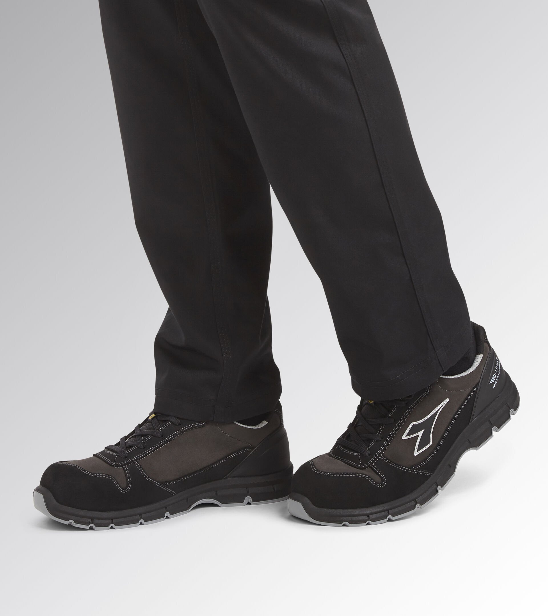 Chaussures de travail DIADORA RUN LOW MET FREE S3L FO SR ESD noir gris - 179896C0732