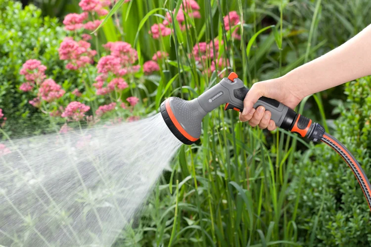 Pistolet-arrosoir pour parterres Comfort - GARDENA - 18319-20