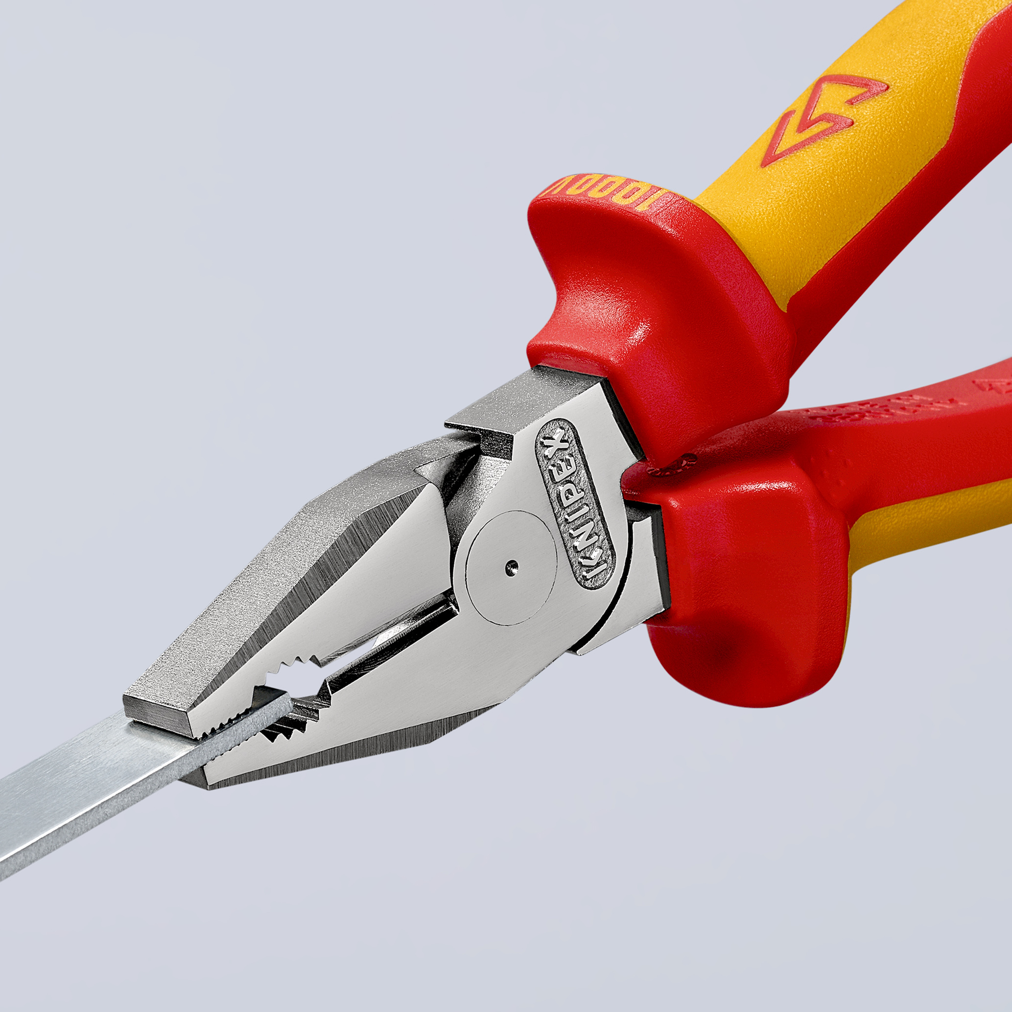 Pince universel demultip 200mm chr 1000v KNIPEX - 02 06 200 SB