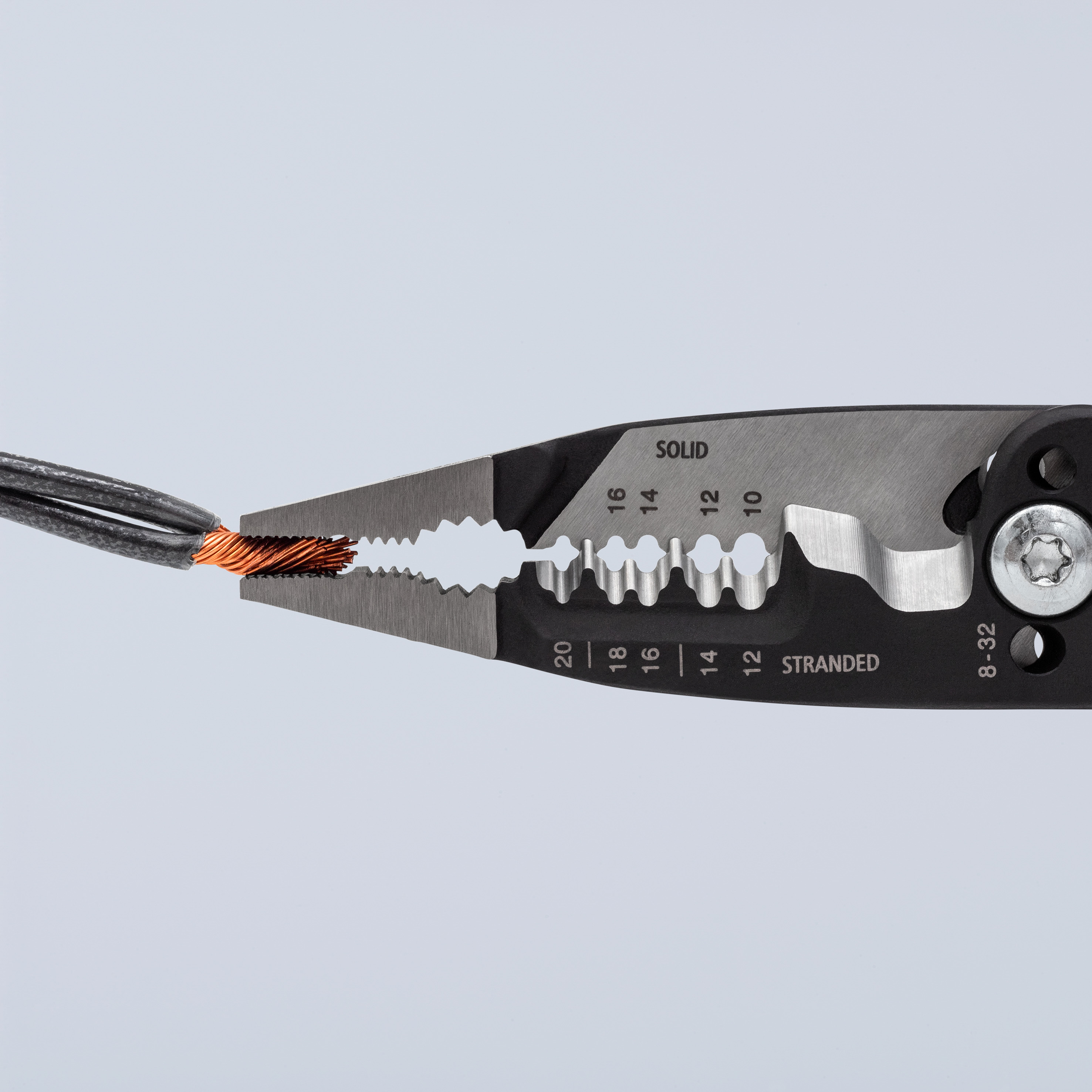 Pince multifonction pour câbles AWG - Gainage bi-matière KNIPEX - 13728