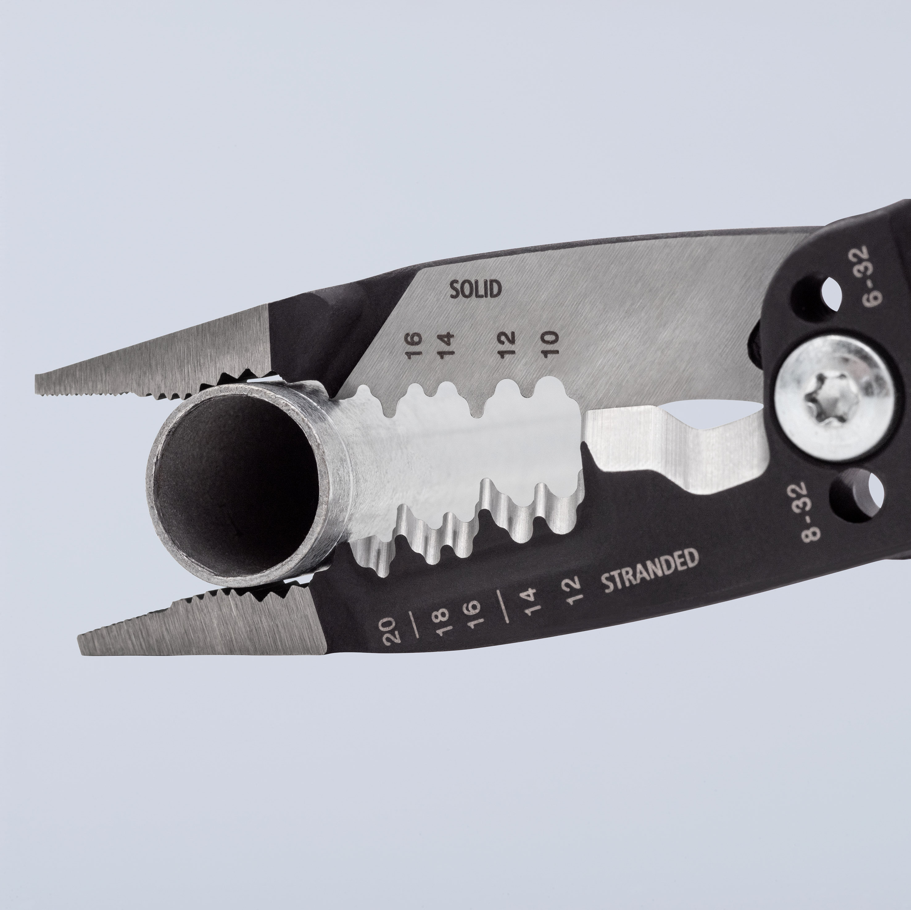 Pince multifonction pour câbles AWG - Gainage bi-matière KNIPEX - 13728