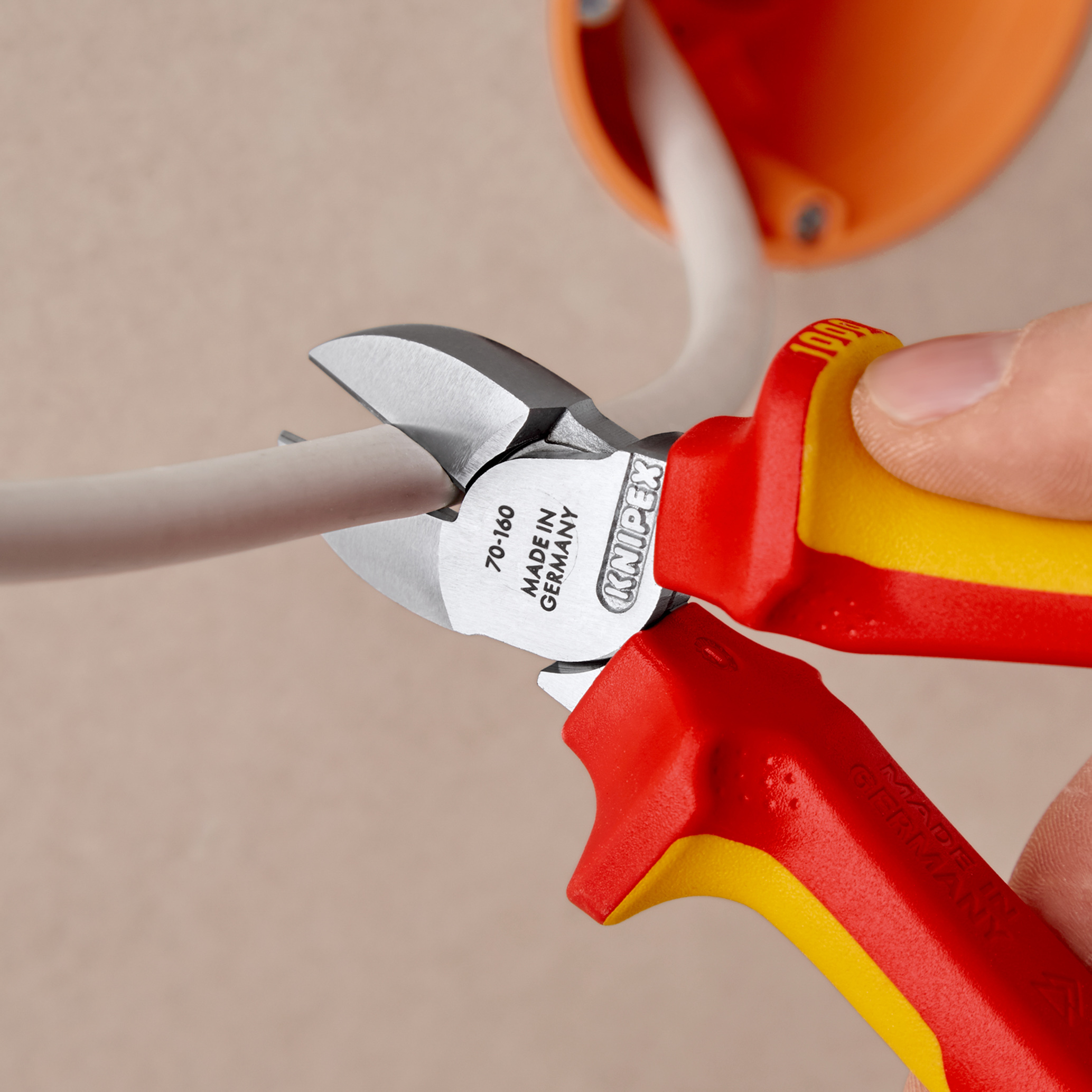 Pince coupante de côté 160mm chrome 1000v KNIPEX - 70 06 160 SB