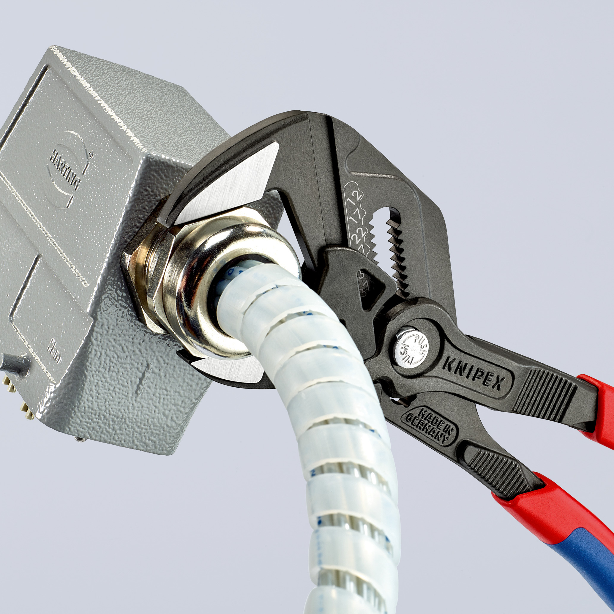 Pince cle 250mm brunie bimatiere KNIPEX - 86 02 250