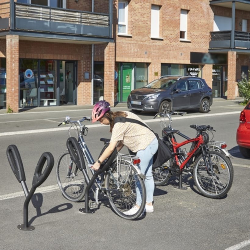 Poteau range 2 vélos papillon - MOTTEZ - B142C