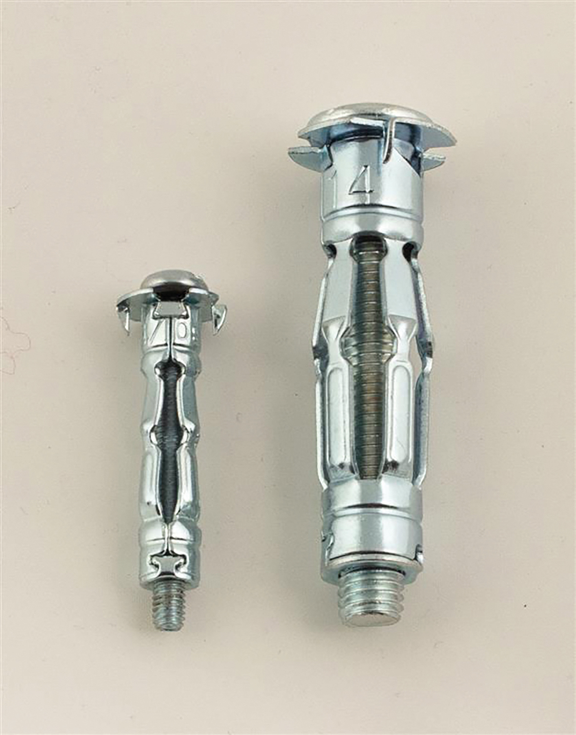 25 chevilles corps creux acier zingué - M8x66mm - SCELL-IT - M8L-MT