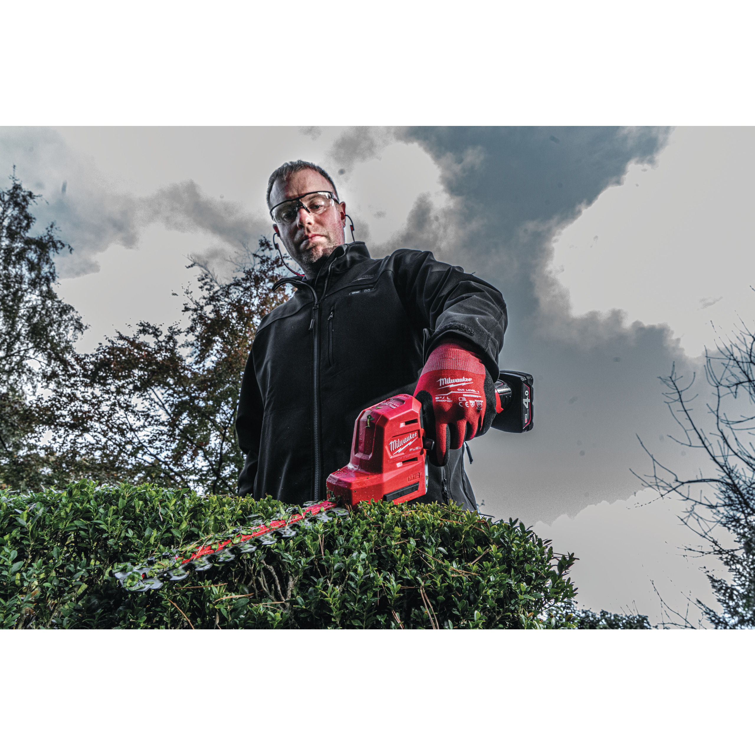 Taille-haies MILWAUKEE M12 FHT20-0 FUEL 12V, lame de 20 cm, sans batterie - 4933479675
