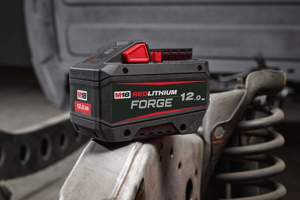 2 BATTERIES 12AH FORGE + CHARGEUR MILWAUKEE M18 FORGENRG-122 - 4933498610