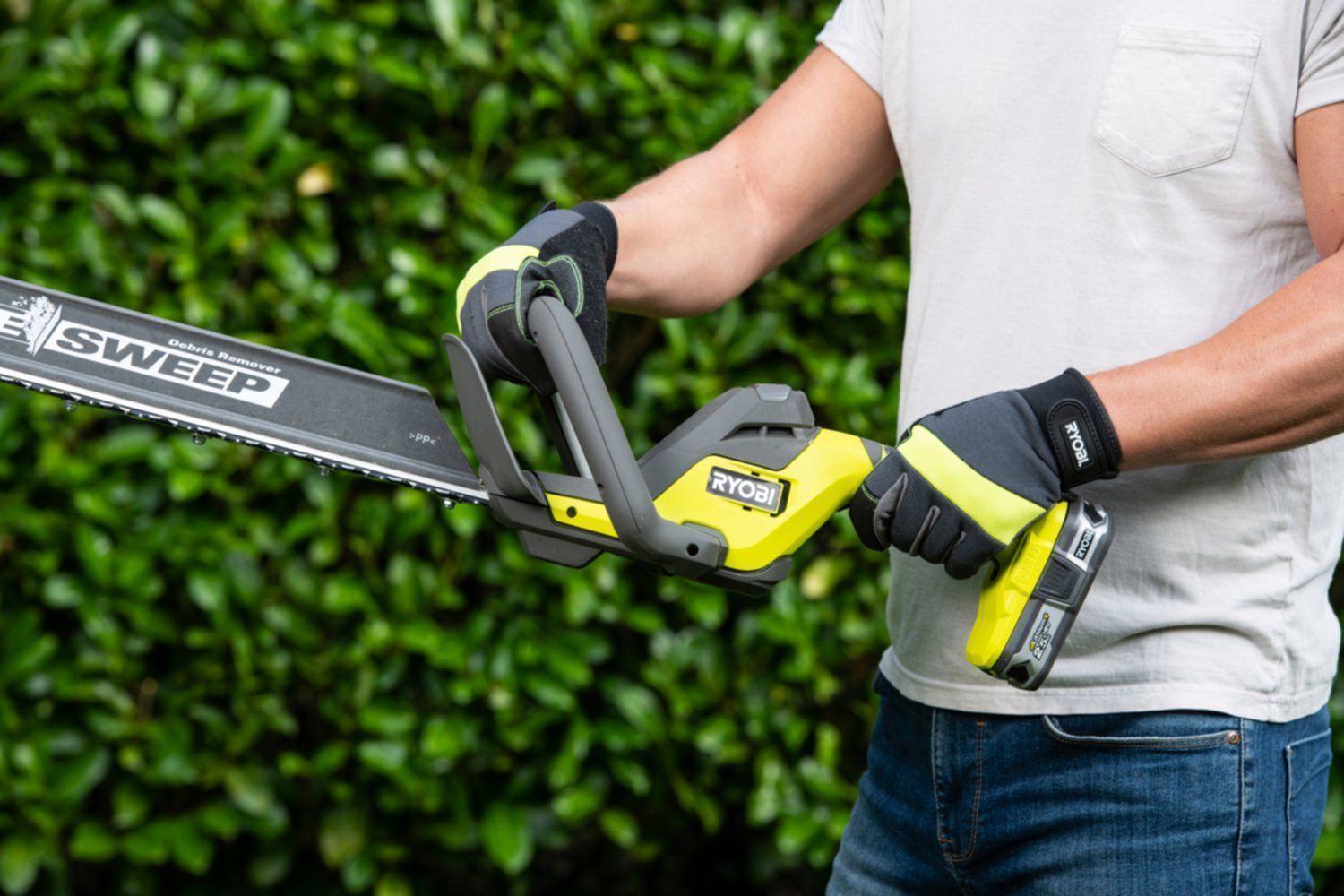 Taille-haie à batterie RYOBI RY18HT45A-140 18V 4Ah 55cm - 5133005499