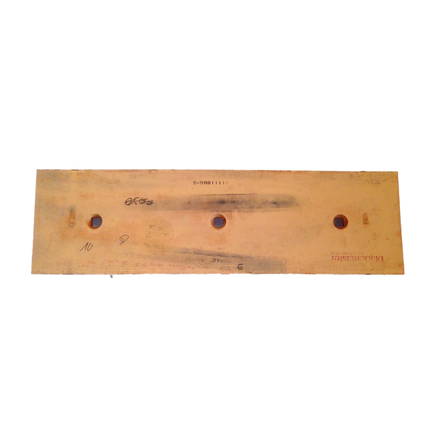 Contre lame de godet centrale reversible 3 trous en 1 1/4