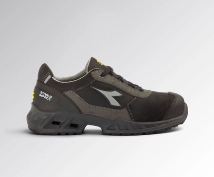 Chaussure de sécurité noir légère S3 SRC ESD DIADORA Shark stable impact 179899C2680