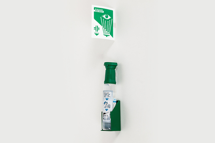 Flacon 250 ml de sérum physiologique stérile fourni avec son support mural FARMOR - FLA7725SP