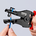 Pince a denuder avec 2 couteaux de forme KNIPEX - 12 21 180