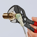 Pince cle 180mm brunie gaine pvc KNIPEX - 86 01 180 SB