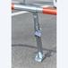 Barrière rabattable éco avec 2 bandes rouges de repérage - MOTTEZ - B310P
