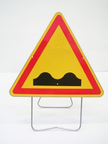 PANNEAU DE SIGNALISATION AK2 1000 CLASSE T1 CHAUSSEE DEFORMEE + PIED - NADIA SIGNALISATION - 201207