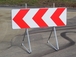 PANNEAU DE SIGNALISATION K8 DEVIATION OU RETRECISSEMENT DE VOIE 1000X500MM T1 AVEC PIEDS NADIA SIGNALISATION- 201239