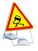 Panneau de signalisation AK4 1000 classe 2 chaussée glissante + PIED - TALIAPLAST - 522103
