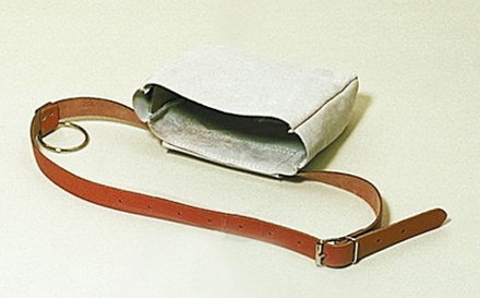 POCHE À CLOUS SASSI 18 x 18 x 4 CM BLANC - 102