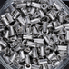 200 écrous crantés à inox A2 à tête plate à M5x13mm - SCELL-IT - END0530